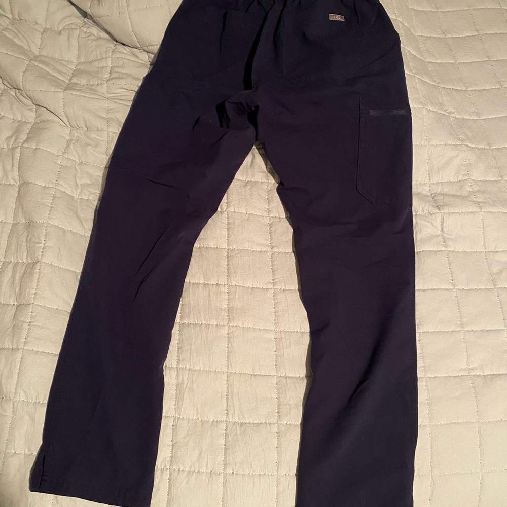 Women’s Navy FIGS scrub pants